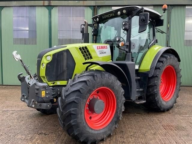 E-FARM: Claas Trion 660 - Trattore - id T8WRKVN - 96.781 € - Anno di costruzione: 2019 - Ore: 4.250,Potenza del motore: 205,Regno Unito
