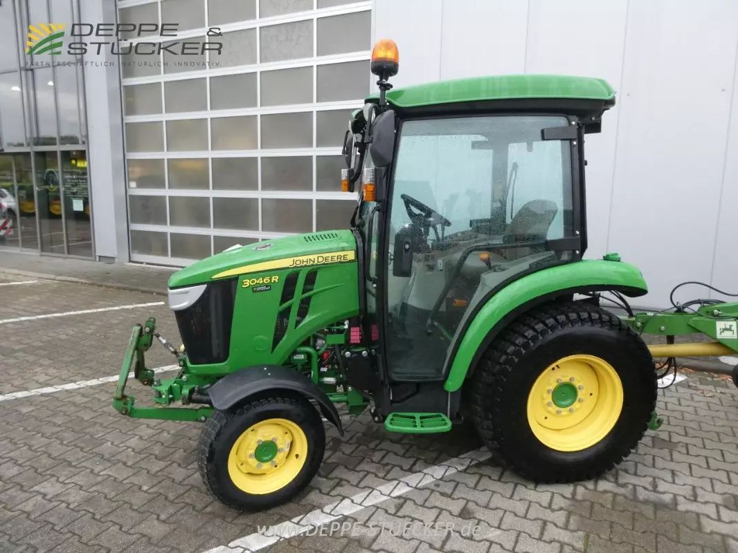 E-FARM: John Deere 3046 R - Tracteur - id JI6TMJH - 35 900 € - Année: 2022 - Lecture du nombre d'heure: 404,Puissance du moteur (chevaux): 46,Allemagne