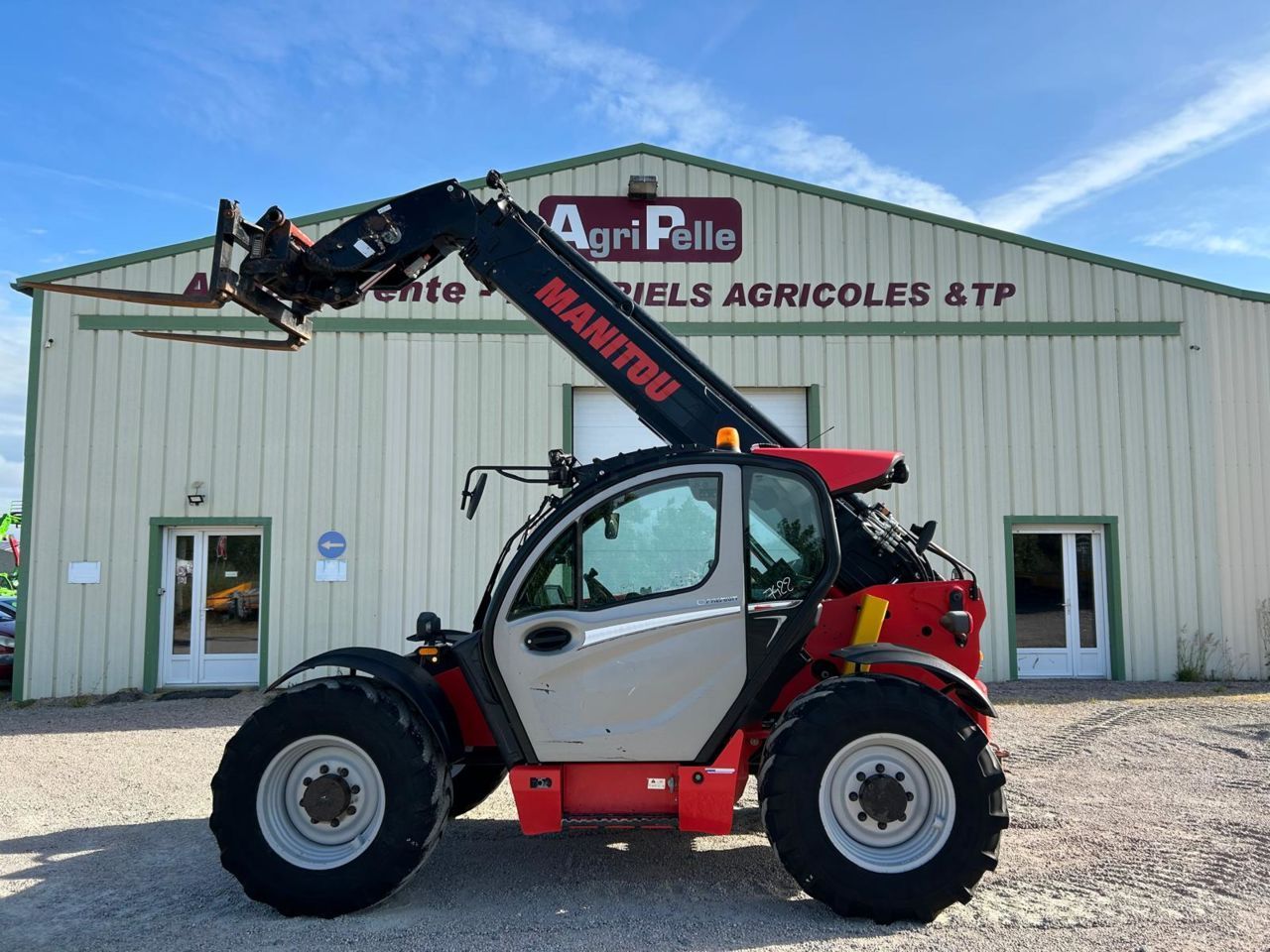 E-FARM: Manitou mlt 940-140 v+ prenium - Chargeur télescopique  - id SFWRLLC - 70 000 € - Année: 2020 - Lecture du nombre d'heure: 2 050,Puissance du moteur (chevaux): 140,France