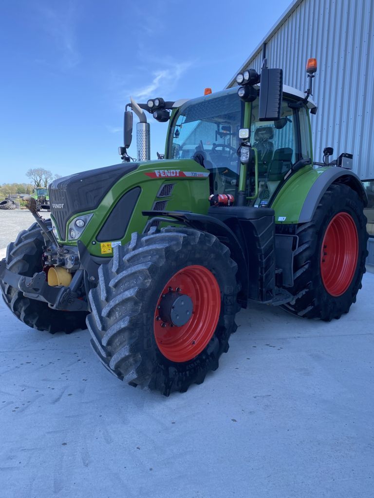 Fendt 720 Vario Traktor 136 574 EUR
