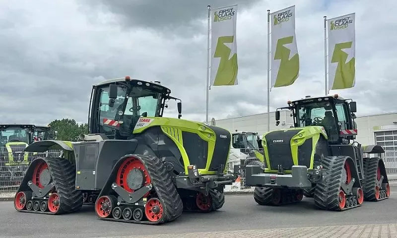 E FARM Claas Xerion 5000 TRAC TS Tractor id 2WKTQQQ 320 000 Year of construction 2022 Engine hours 1 624 Germany