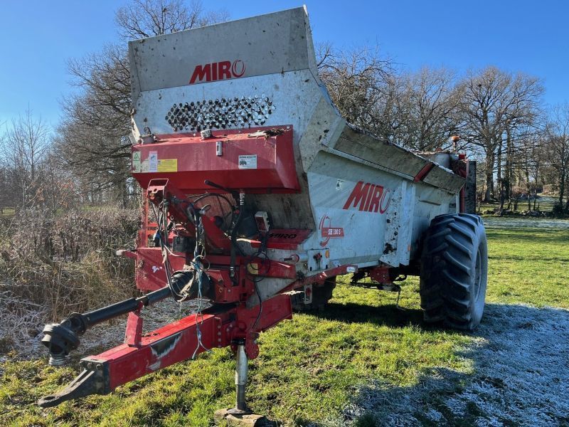 E-FARM: Miro sh 100 s - Roztrząsacz obornika i kompostu - id K1UINKU - 18 800 € - Rok produkcji: 2021 - Francja