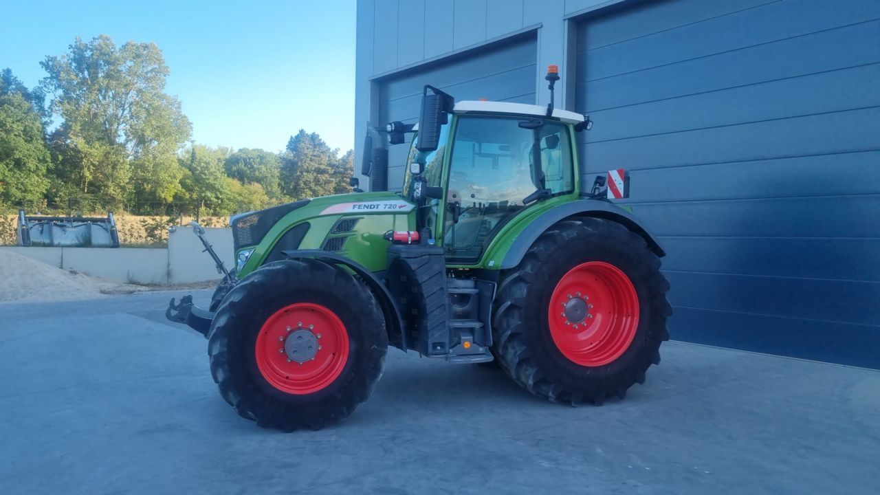 Fendt 720 Vario Profi Plus Tractor 143.000 EUR
