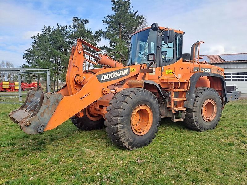 E-FARM: VOLVO - Wheel loader - id SRJ4DNE - €31,000 - Year of construction: 2012 - Engine hours: 16,000,Engine power (HP): 220,Germany