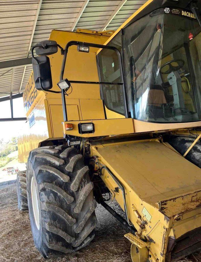 E-FARM: New Holland TX 68 - Moissoneuse-batteuse - id YL8CLQU - Année: 1997 - France