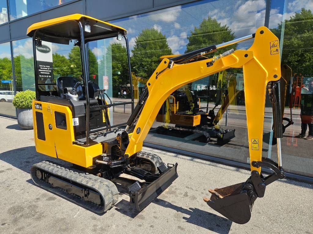 JCB 16 c-1 t3 Mini excavator €14,703