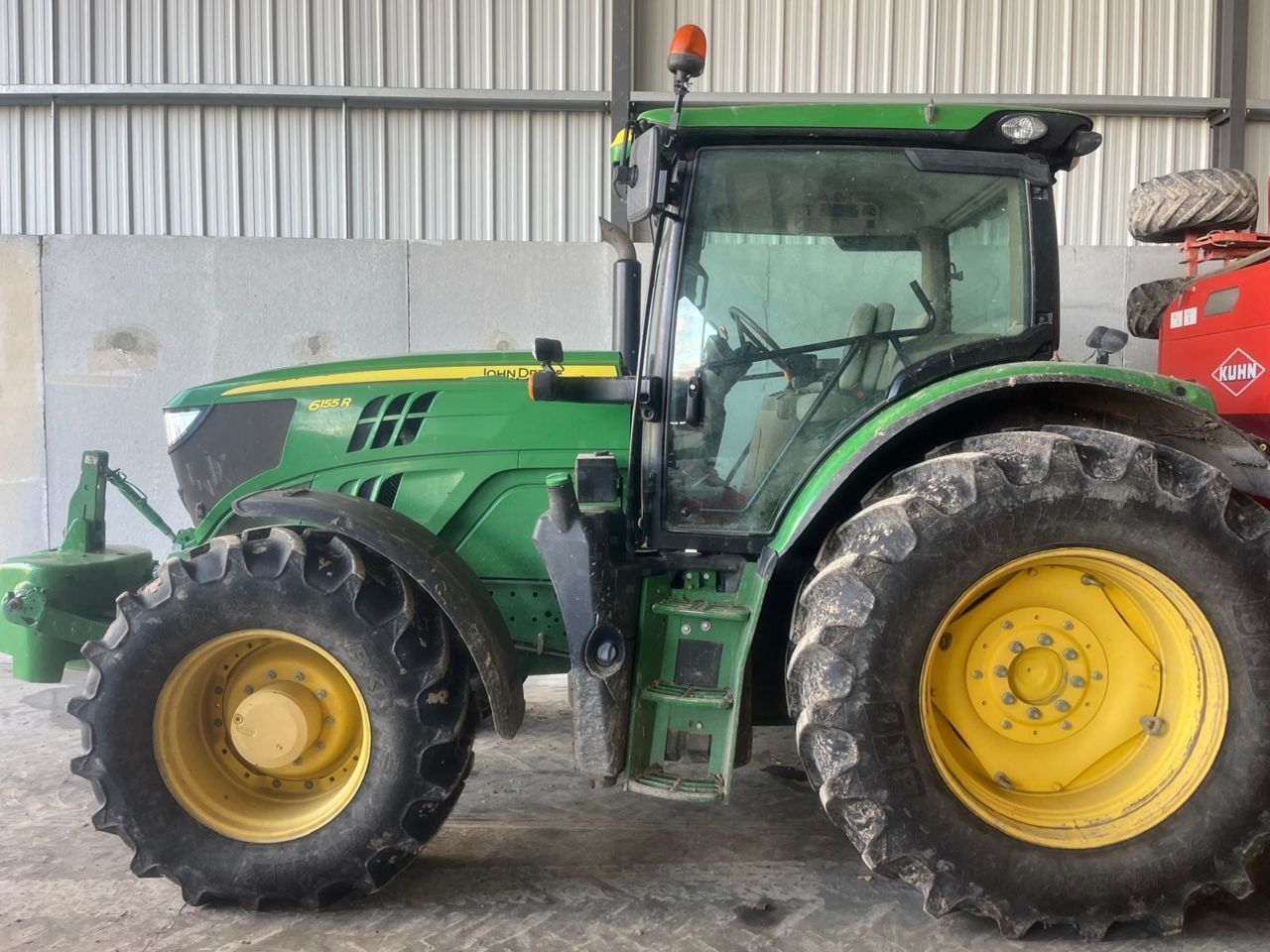 E-FARM: John Deere 6155 R - Traktor - id SFCQH93 - 80.000 € - Baujahr: 2016 - Abgelesene Motorstunden: 4.500,Motorleistung (PS): 155,Frankreich