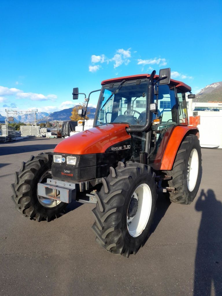 E-FARM: New Holland TL80 - Tracteur - id XRBGITZ - 20 500 € - Année: 1999 - Lecture du nombre d'heure: 7 478,Puissance du moteur (chevaux): 76,Italie