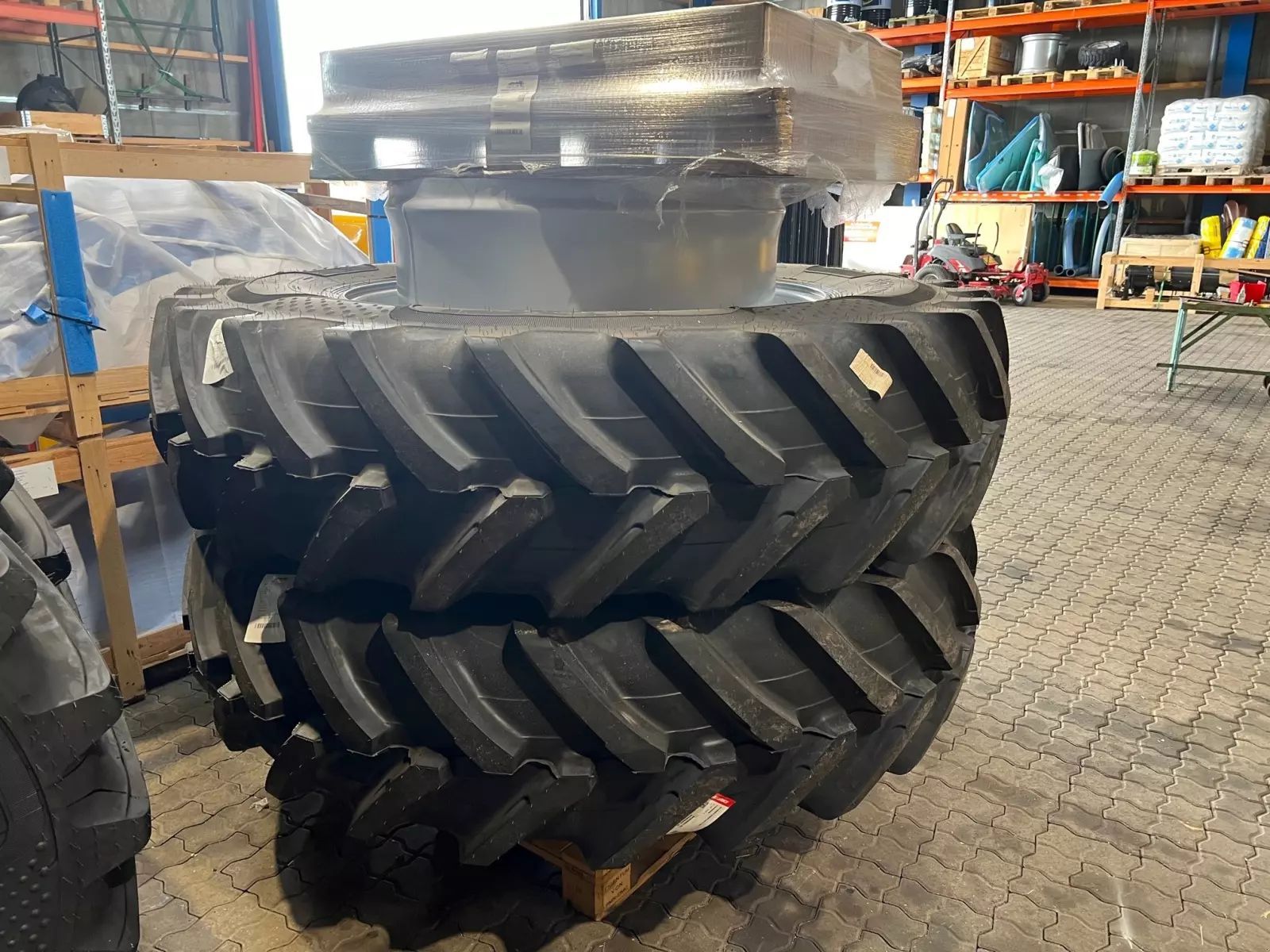 ALLIANCE 520/85r46" Wheel and track €6,569