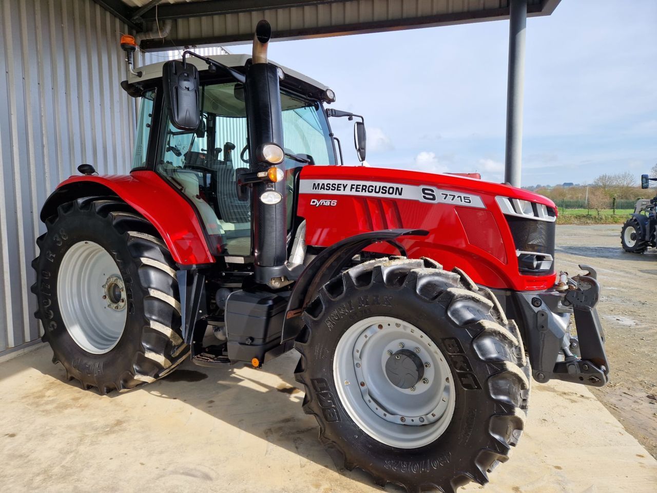 Massey Ferguson 7715 S Tractor €63,500