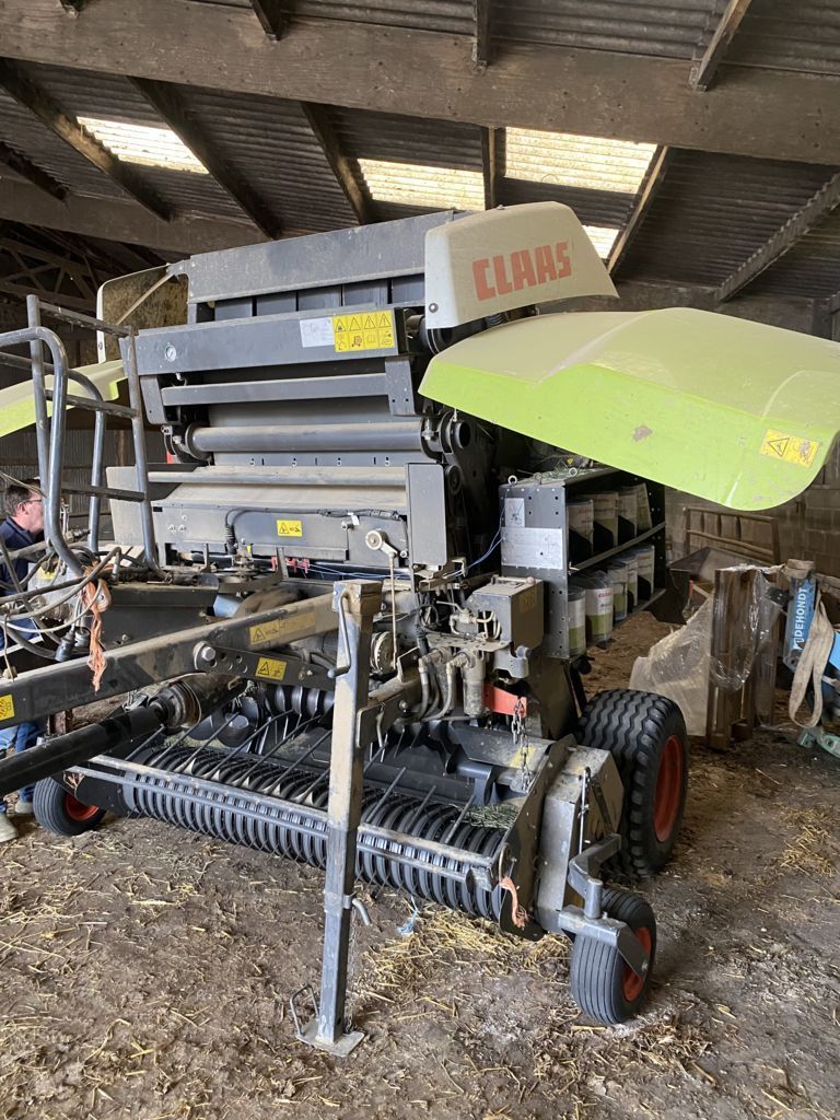 E-FARM: Claas variant 360 lin - Presă de balotat - id ZABZUWQ - 14.000 EUR - Anul: 2016 - Numărul total de baloți produși: 13.500,Franța