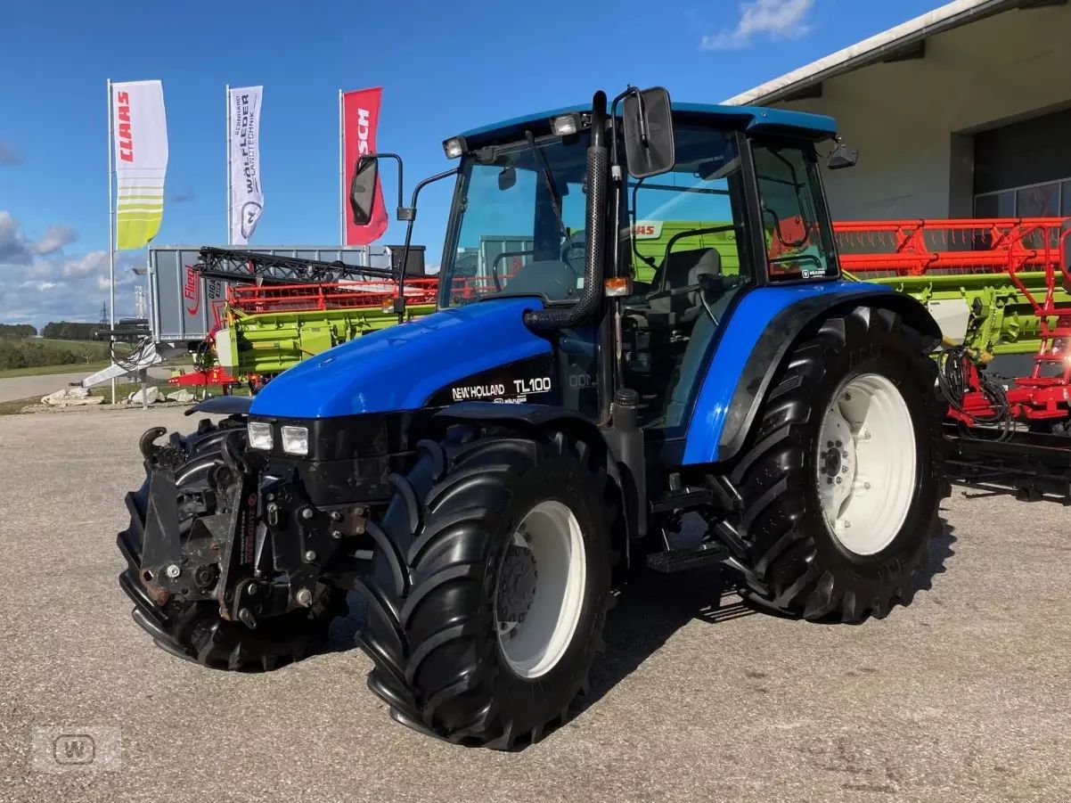 E-FARM: New Holland TL100 - Tracteur - id UIDIC8G - 35 310 € - Année: 2000 - Lecture du nombre d'heure: 3 900,Puissance du moteur (chevaux): 100,Autriche