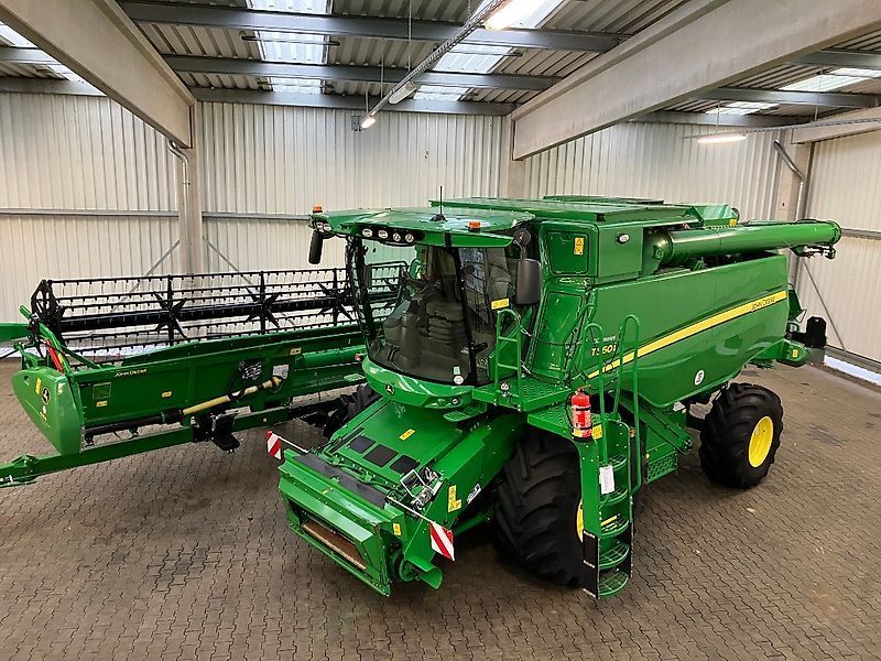 John Deere T 560 Combine harvester €219,900
