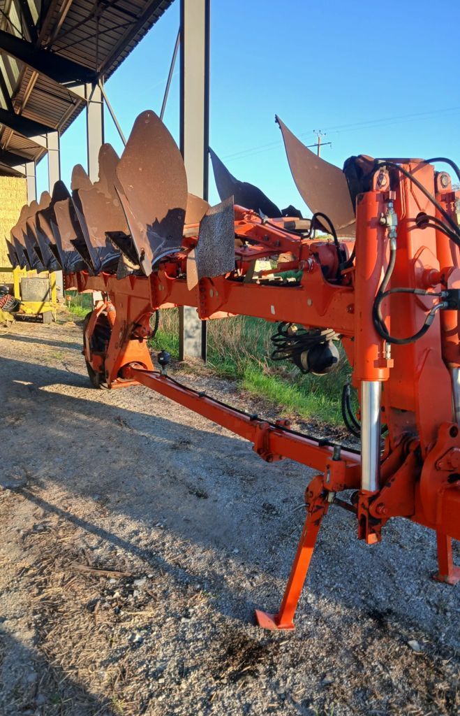 Kuhn Pług 6800 €