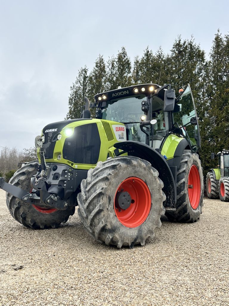 Claas Axion 810 CMATIC Tractor €120,000