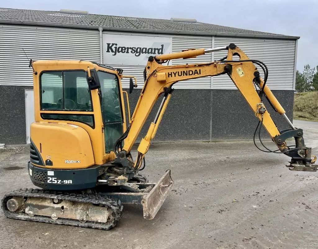 HYUNDAI robex 25 z-9 a Excavadora 16.739 €