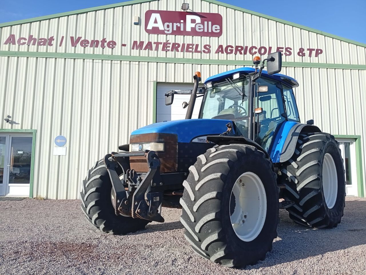 New Holland TM 155 Tractor 26.000 €