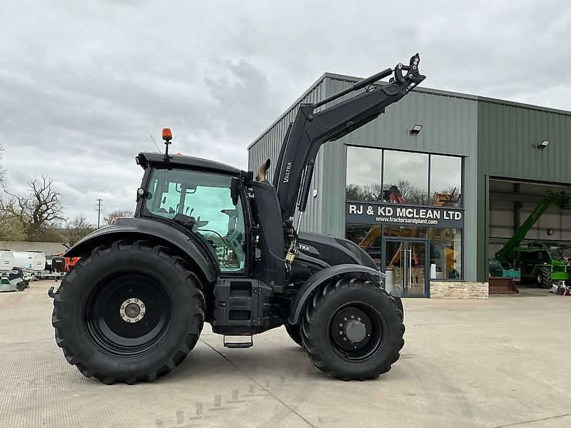 Valtra T 174 Traktor 68 796 EUR