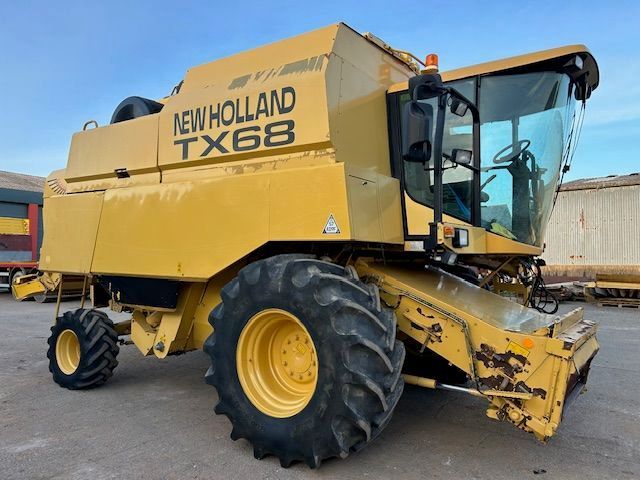 New Holland TX 68 Plus Moissonneuse-batteuse 28 892 €