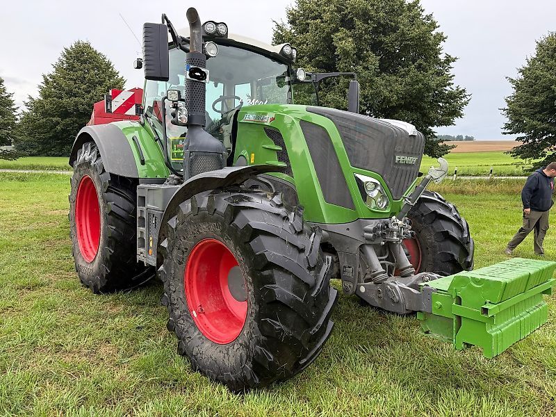 E-FARM: Fendt 828 Vario ProfiPlus - Tractor - id ZH7L6N2 - €144,000 - Year of construction: 2023 - Engine hours: 3,950,Germany