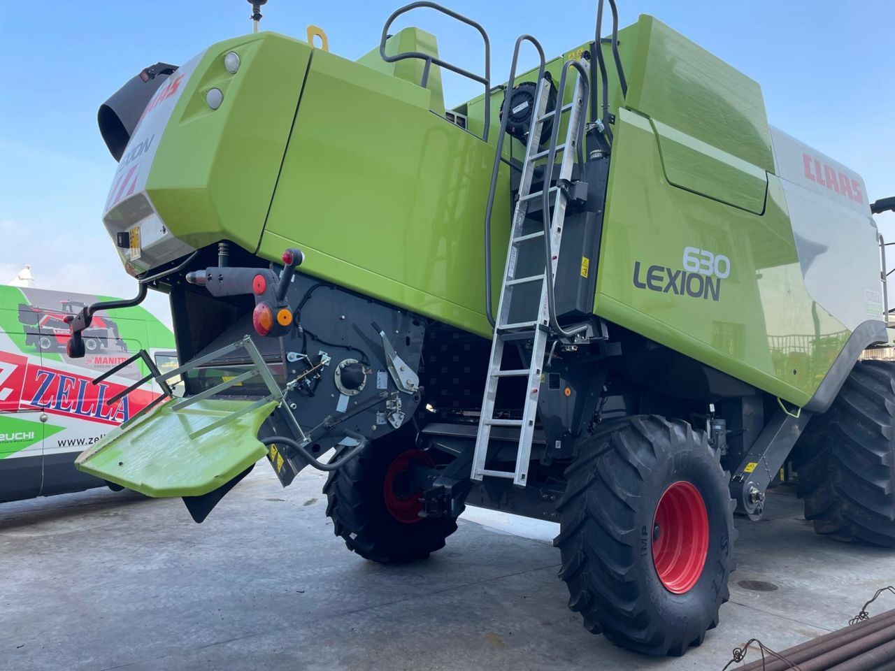 E-FARM: Claas Lexion 630 - Moissoneuse-batteuse - id 3MFGVDH - Année: 2016 - Lecture du nombre d'heure: 2 832,Italie