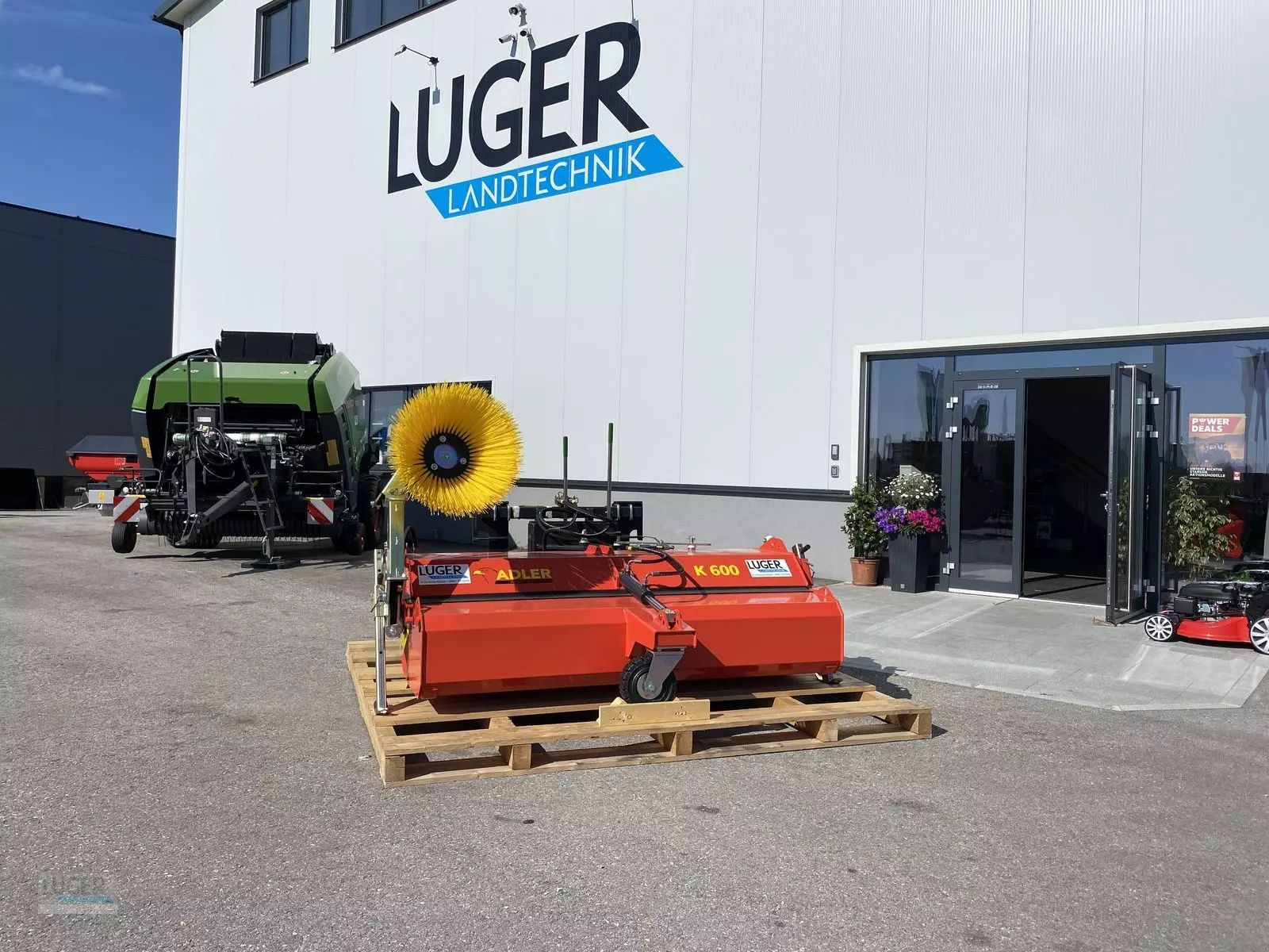 E-FARM: adler arbeitsmaschinen kehrmaschine k600-210 - Kommunaltechnik - id M6MMFWV - 7.667 € - Baujahr: 2025 - Österreich
