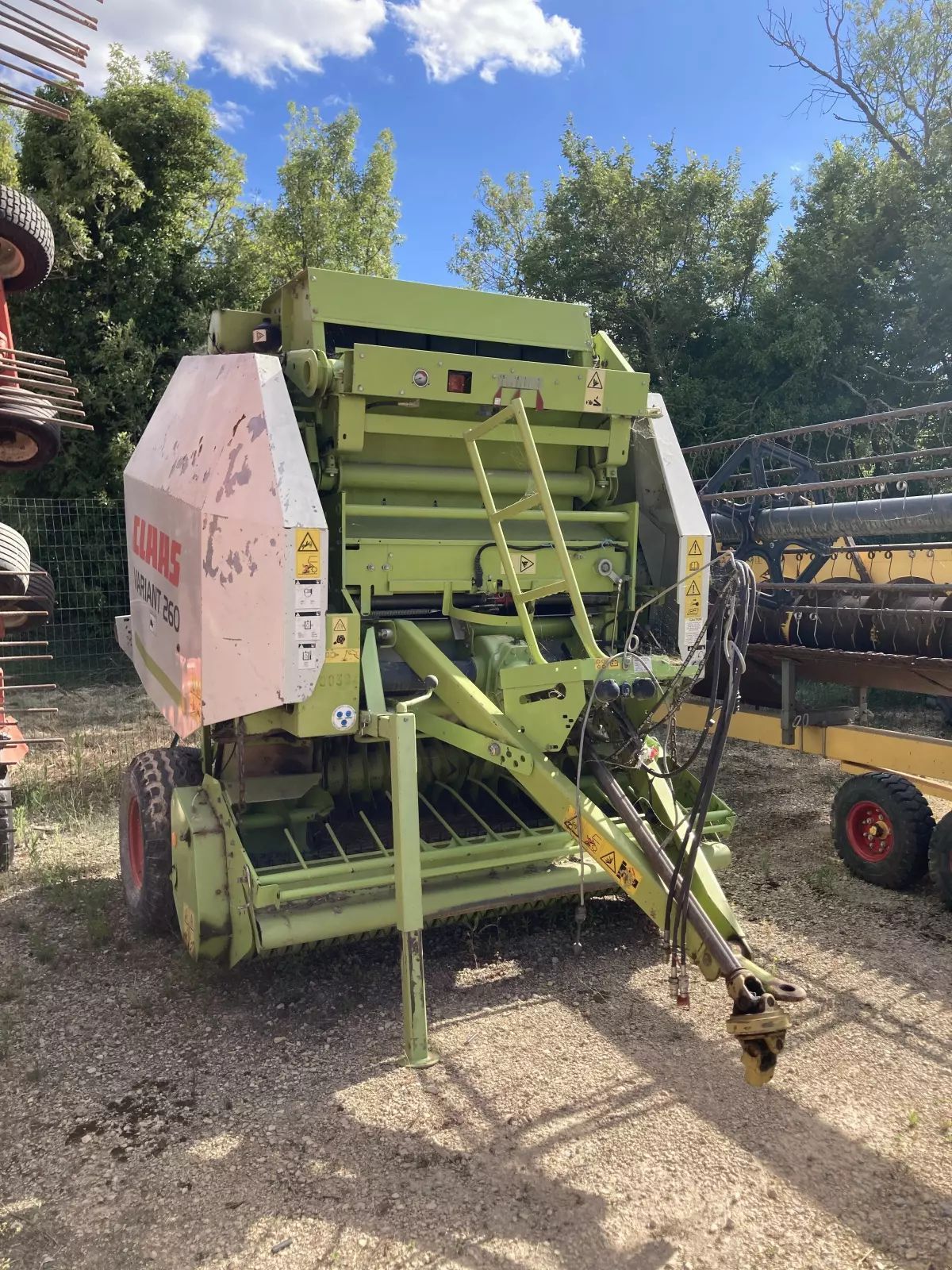 E-FARM: Claas Variant 260 - Balownica - id UH9FYTB - 5500 € - Francja