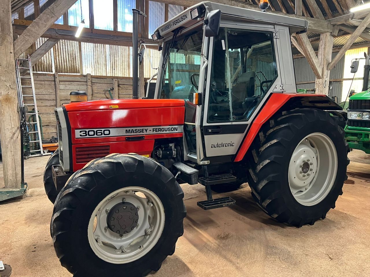 Massey Ferguson 3060 Tractor €20,000
