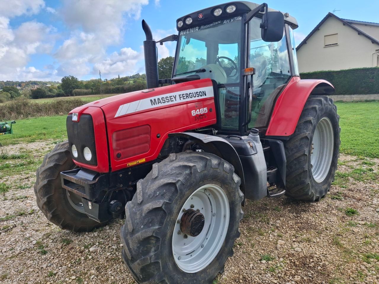 E-FARM: Massey Ferguson 6465 - Traktor - id ZASI9NE - 28 000 € - Rok produkcji: 2005 - Motogodziny: 8419,Moc silnika: 120,Francja