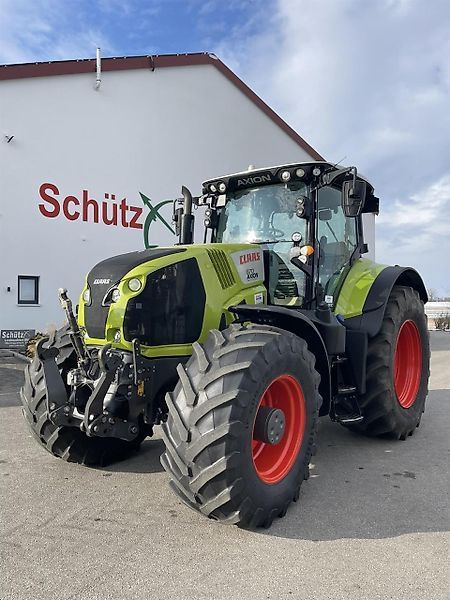 Claas Axion 870 Tractor €94,500