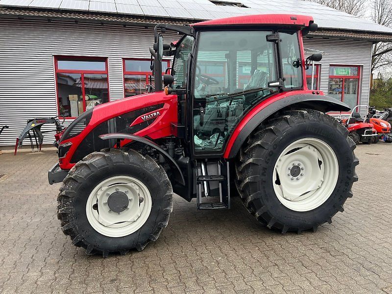 Valtra A 95 Traktor