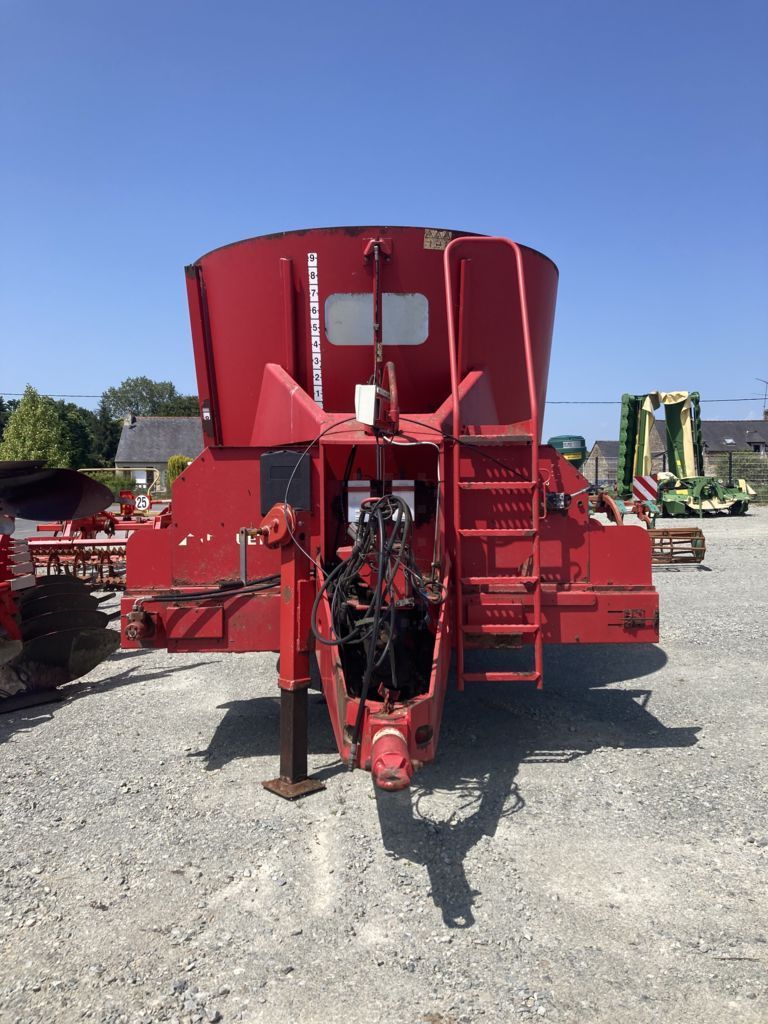 E-FARM: TRIOLIET solomix 2-24 vlt - Mixer feeder - id 5IBBDS6 - Year of construction: 2008 - France