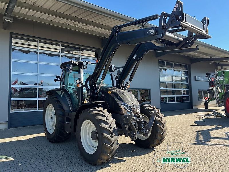 E-FARM: Valtra G125 Active - Traktor - id WEGCTNF - 104.000 € - Baujahr: 2024 - Abgelesene Motorstunden: 5,Motorleistung (PS): 120,Deutschland
