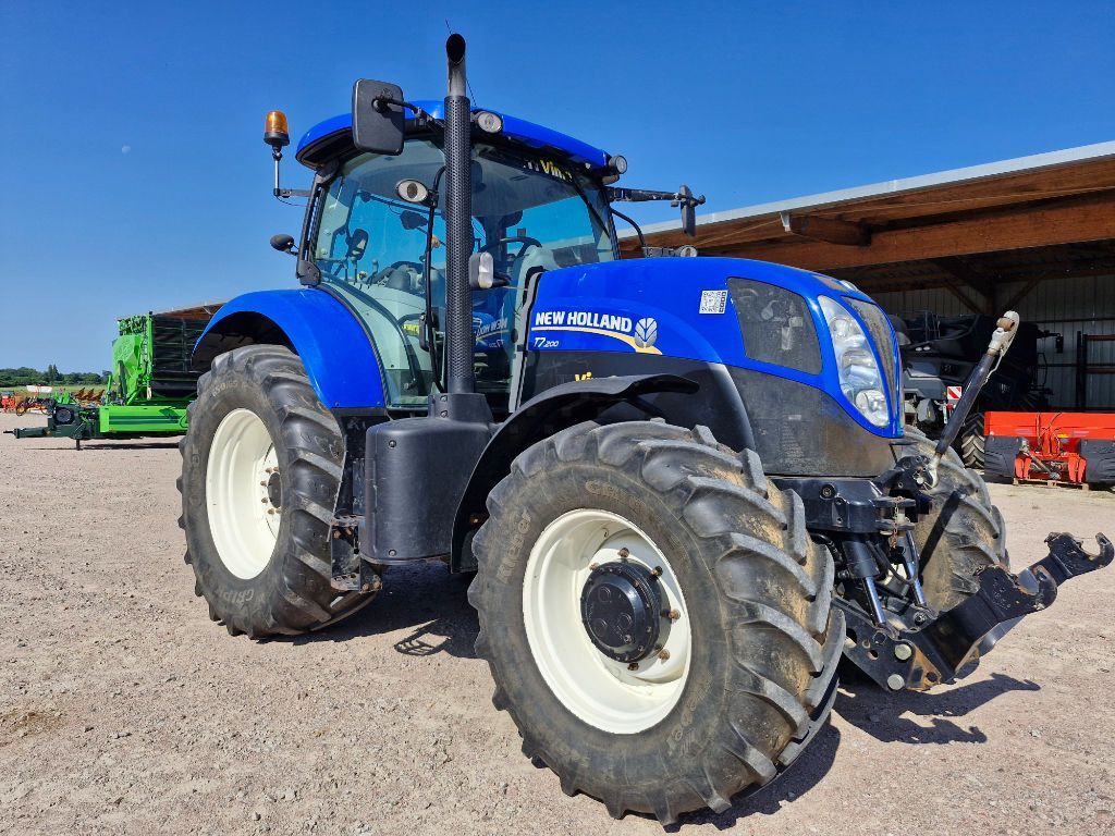 E-FARM: New Holland T7.200 - Tracteur - id INPXVQ8 - 43 500 € - Année: 2014 - Lecture du nombre d'heure: 5 690,Puissance du moteur (chevaux): 160,France
