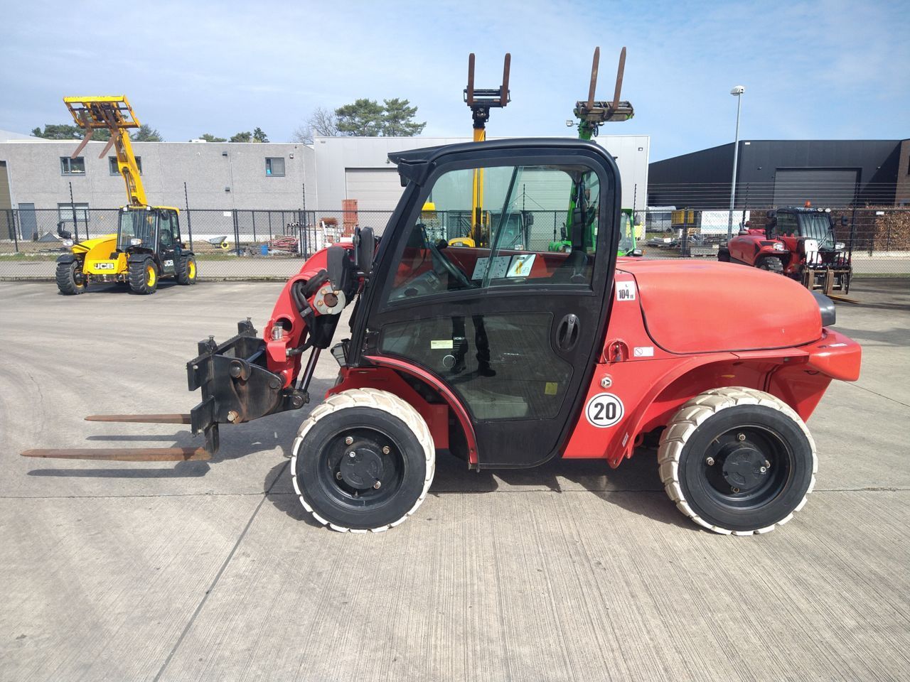 JCB 520-40 4ws Teleszkópos rakodó 29 500 EUR