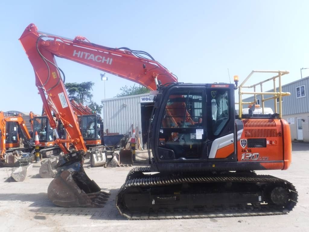 Hitachi zx 130 lc n-7 Гусеничный экскаватор 68 017 €