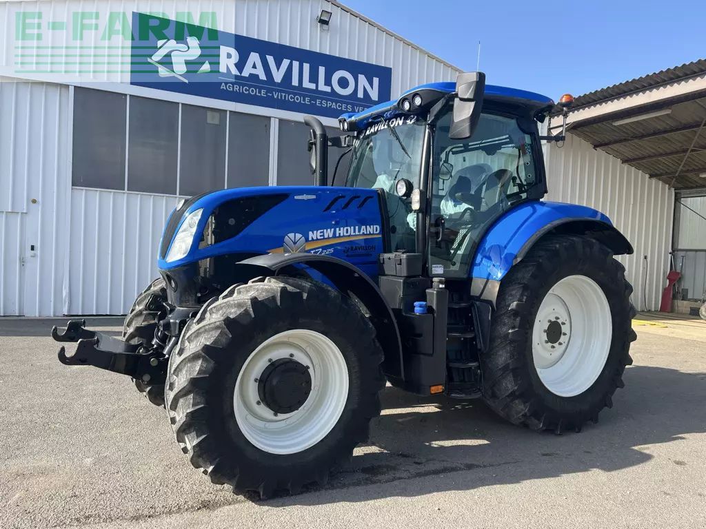 New Holland T7.225 Traktor