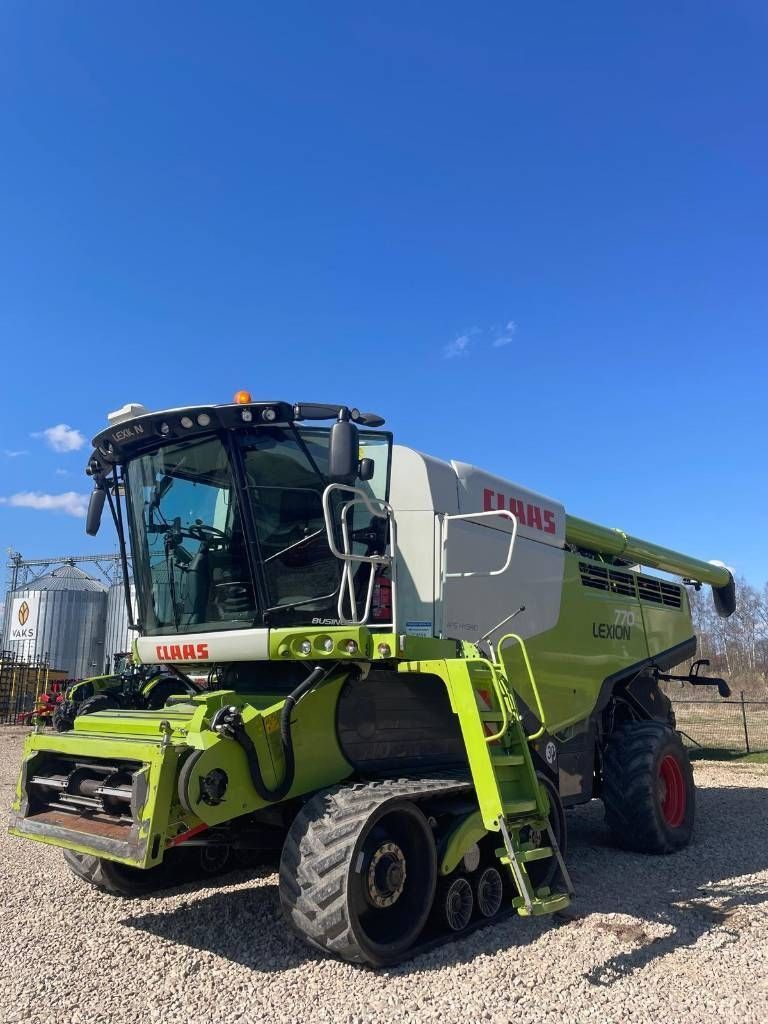 Claas Lexion 770 Terra Trac Combine harvester €140,000