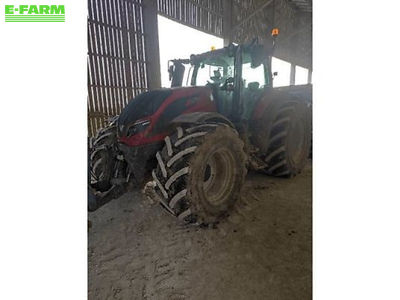 E-FARM: Valtra T214 Direct - Tractor - id RLIS5HS - €110,000 - Year of construction: 2020 - Engine hours: 3,200,Engine power (HP): 215,France