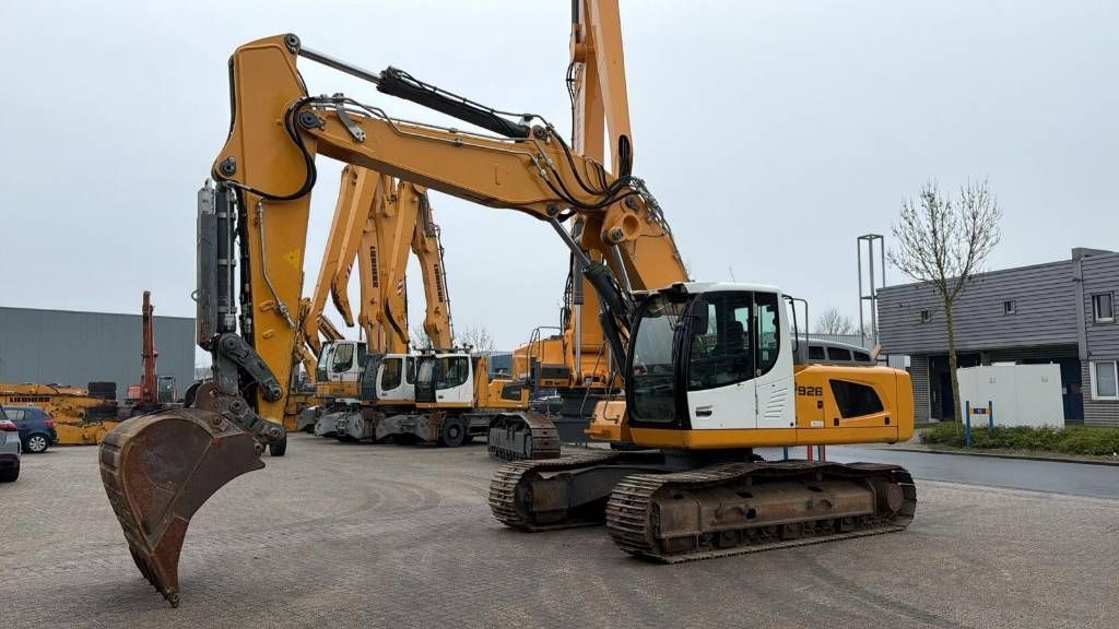 Liebherr r 926 lc Crawler excavator €47,500