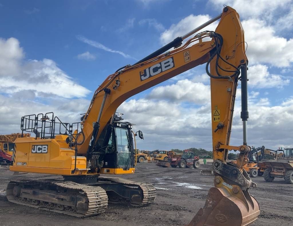 JCB 220x l Crawler excavator €74,558