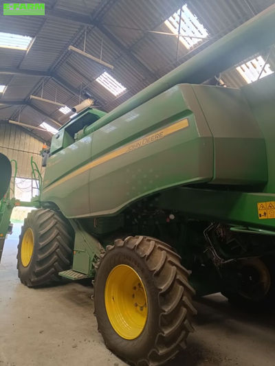 E-FARM: John Deere T560 - Combină de recoltat - id WTP4DVD - 238.000 EUR - Anul: 2023 - Citeste ore: 660,Franța