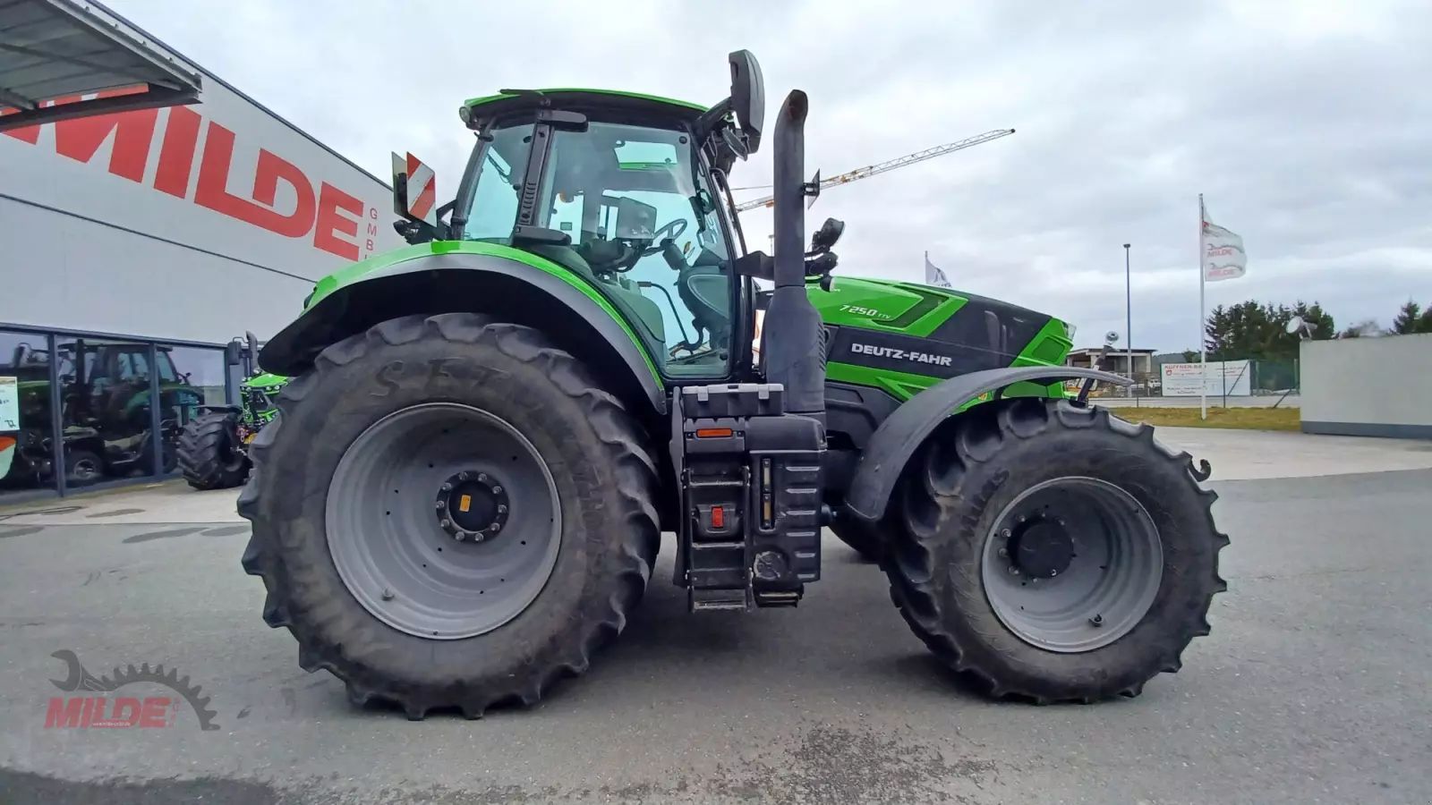 Deutz-Fahr AgroTron 7250 TTV Traktorius 110 000 €