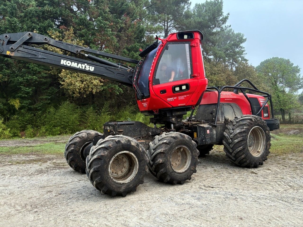 KOMATSU abatteuse 901 Abatteuse forestière