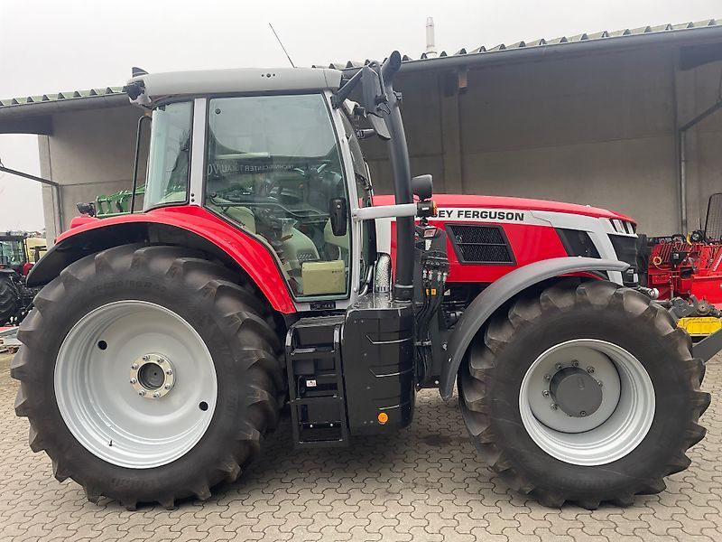 Massey Ferguson 7S.210 Traktor 145 000 €