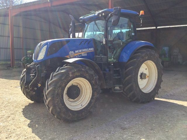 E-FARM: New Holland T7.210 - Traktor - id UJ8VD1G - 73 000 € - Rok produkcji: 2018 - Motogodziny: 2500,Moc silnika: 180,Francja