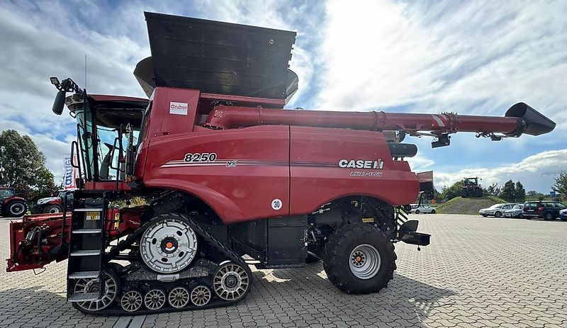 Case IH Axial-Flow 8250 Combine harvester €450,000