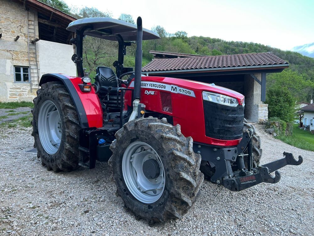 Massey Ferguson 4709M Tractor 38.000 EUR