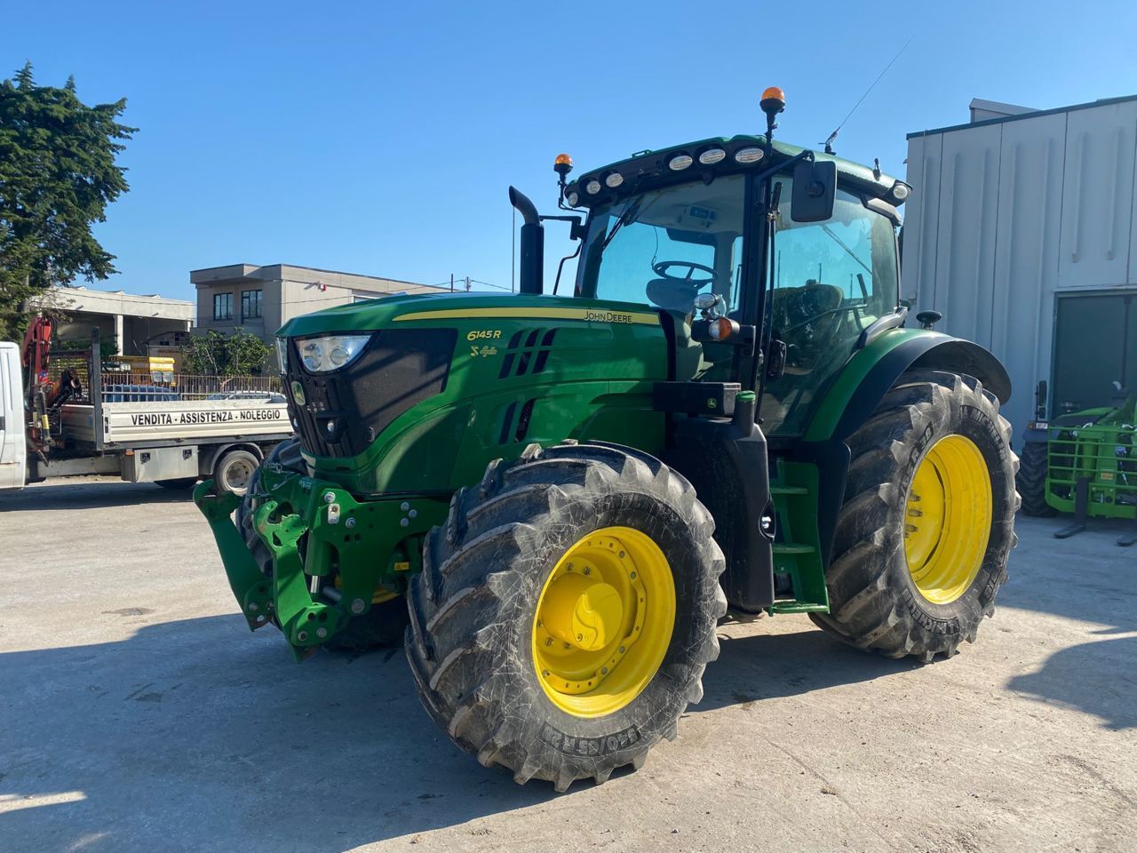 John Deere 6145 R Tractor €69,000