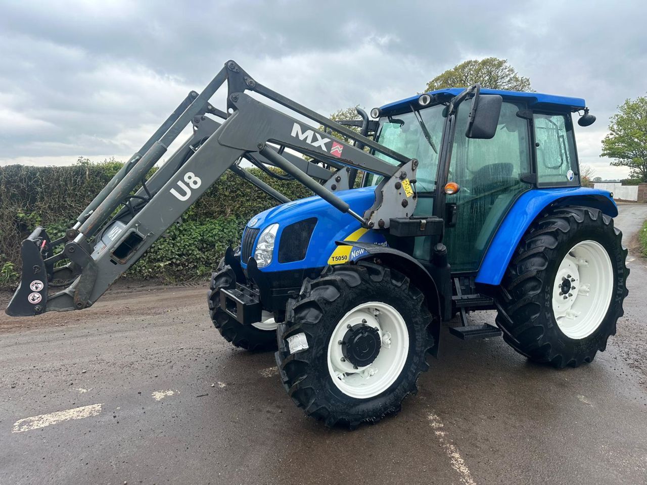 E-FARM: New Holland T5050 - Tracteur - id SGN1DRB - 35 228 € - Année: 2009 - Lecture du nombre d'heure: 4 579,Puissance du moteur (chevaux): 95,Royaume-Uni